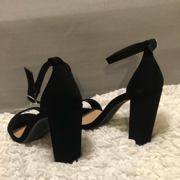 Heels - Picture 4 of 8